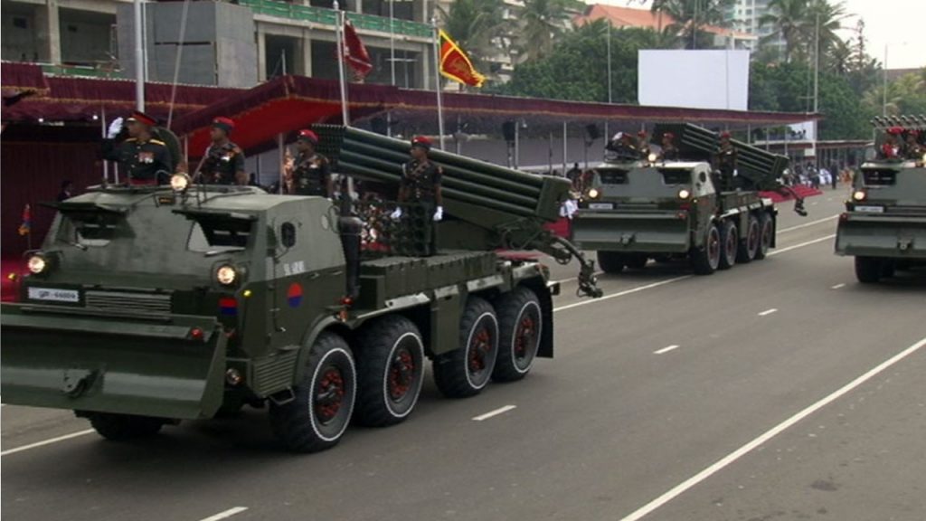 ලංකා රුපියලේ අගය දැන් පාලනය කරන්නේ විදේශ විනිමය කළුකඩයයි.කළු කඩ ආරක්ෂකයෙක් 