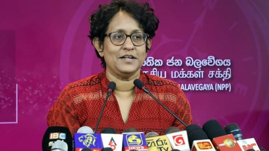 ලංකා රුපියලේ අගය දැන් පාලනය කරන්නේ විදේශ විනිමය කළුකඩයයි.කළු කඩ ආරක්ෂකයෙක් 