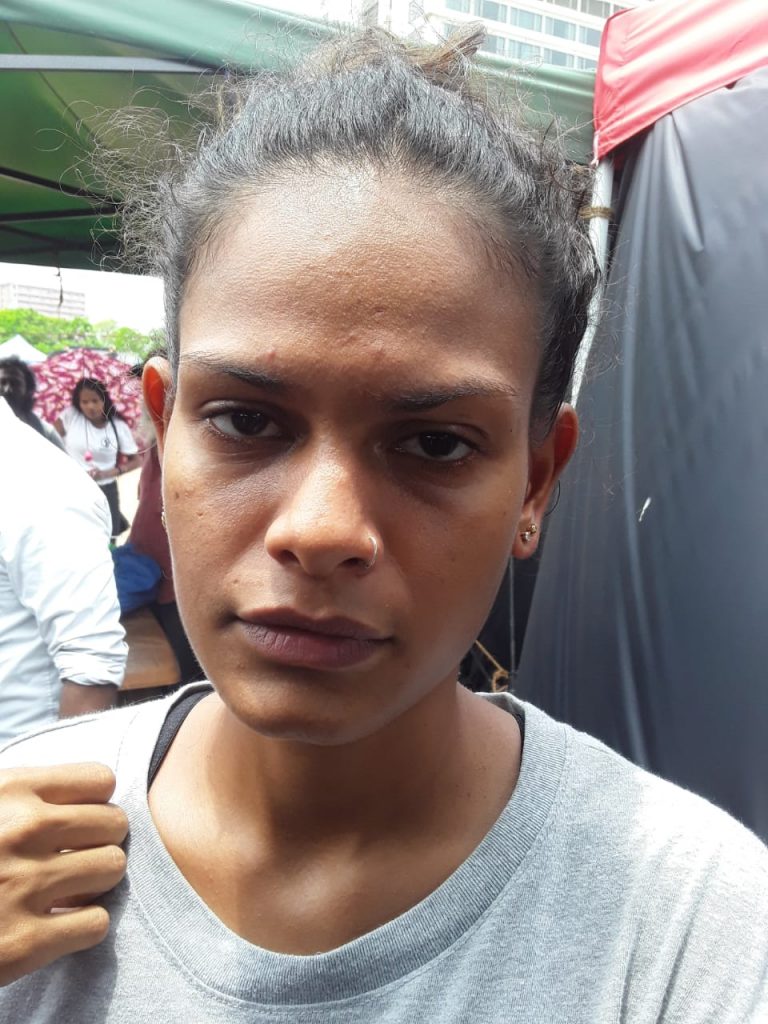 රාජපක්ෂලා ගේ මැරයෝ මයිනාගම දී කාන්තාවකට සහ මාධ්‍යවේදීයෙකුටත් පහර දෙති.