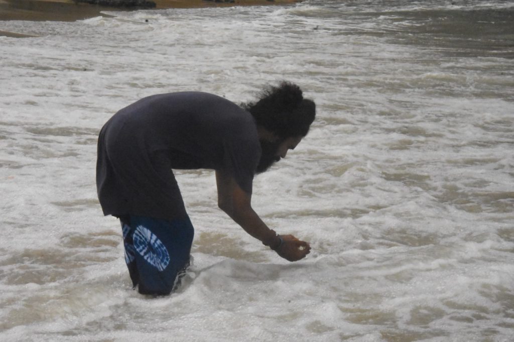 ගෝඨා ගෝ ගම දී සැමරු වෙල්ලමුල්ලිවයික්කාල සමරු උළලේ ජායාරූප පෙලක්.