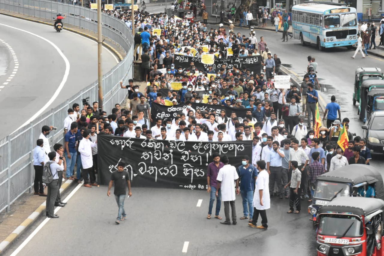 හොරු රකින ඩිල් දේශපාලනය තවත් එපා