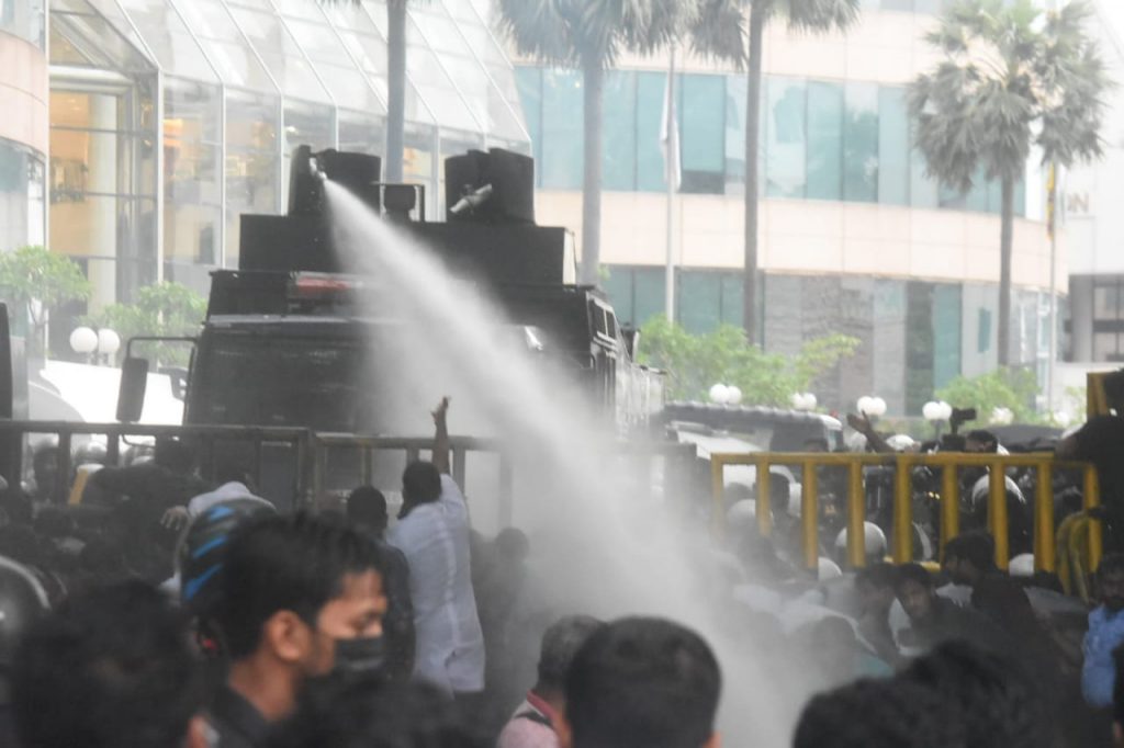 හොරු රකින ඩිල් දේශපාලනය තවත් එපා
