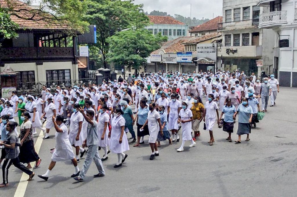 රාජපක්ෂ ආන්ඩුවේ මැරයින්ගේ හා රාජ්‍ය හමුදාවල ප්‍රහාරයන්ගෙන් ජීවිත හා ප්‍රජාතන්ත්‍රීය අයිතීන් රැකගැනීම සඳහා ස්වාධීන ක්‍රියාකාරී කමිටු ගොඩනගනු!