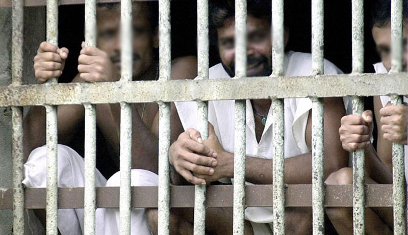 ගෝඨා ගෝ ගමට ගොස් පැමිණේද්දි පළා ගිය සිරකරුවන්ට බා‍රවෙන්නැයි ආයාචනයක්.