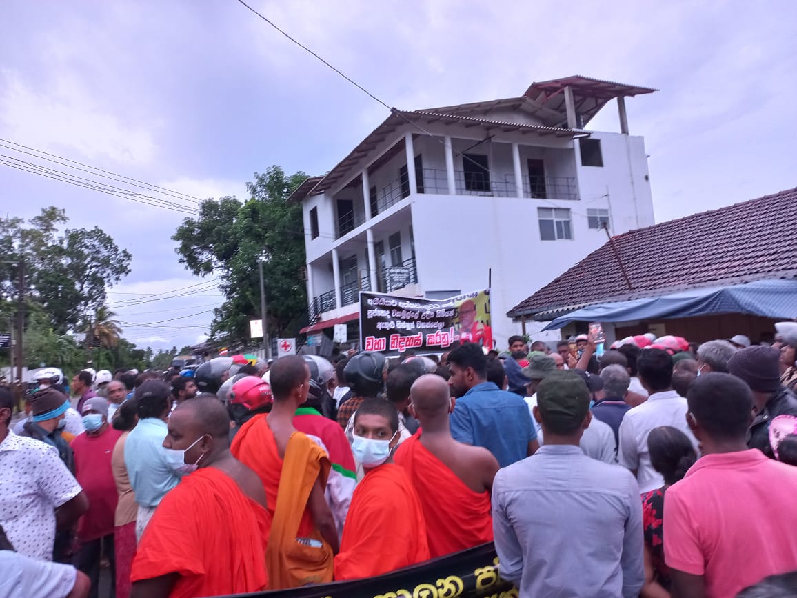 පරිසරවේදී වෑකන්දේ රාහුල ඇතුළු හිමිවරු දෙනමට ඇප.