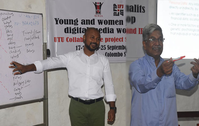 A workshop to educate youth and women journalists