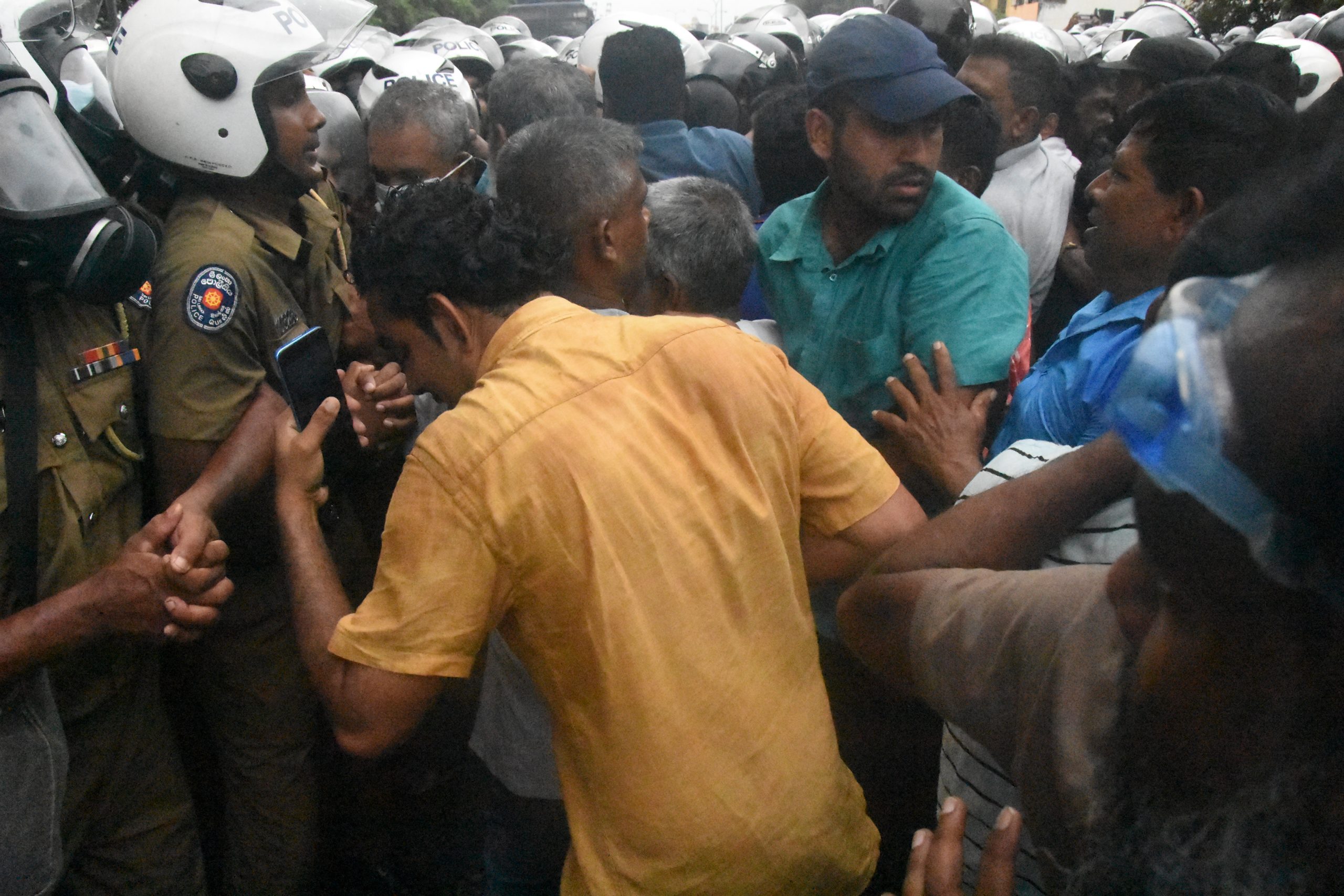 අරගලයේ දි මිය ගිය වුන් ගේ සැමරුමට පොලිසියෙන් බාධා