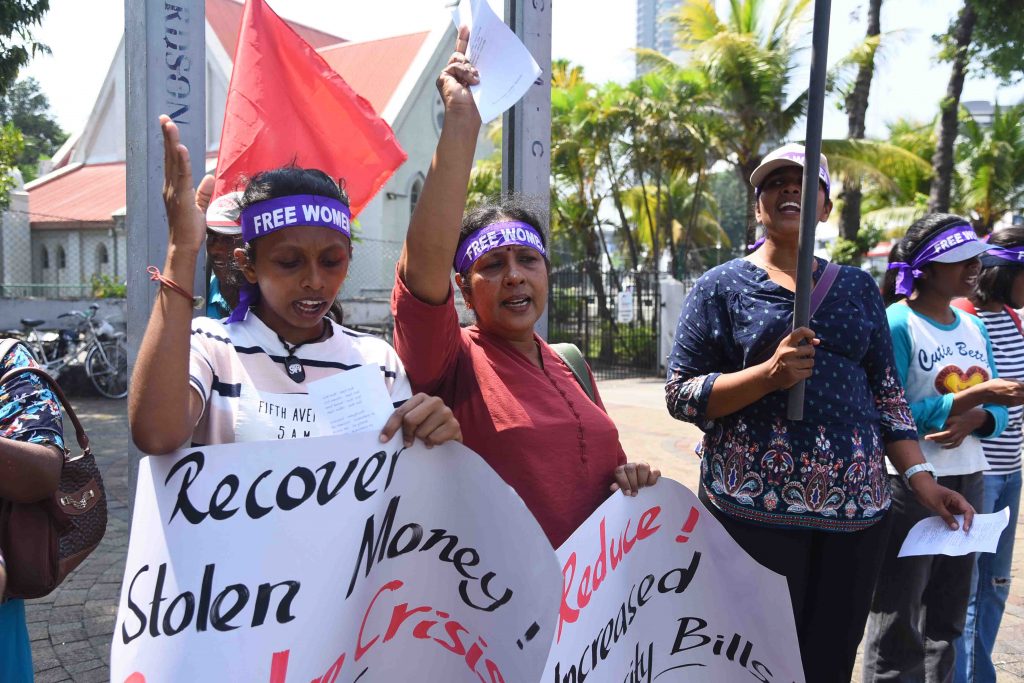 ක්රම වෙනසකට අලුත් පාරක් , නොනිමි අරගලයට කාන්තා බලයක් ක්රම වෙනසකට අලුත් පාරක් , නොනිමි අරගලයට කාන්තා බලයක්