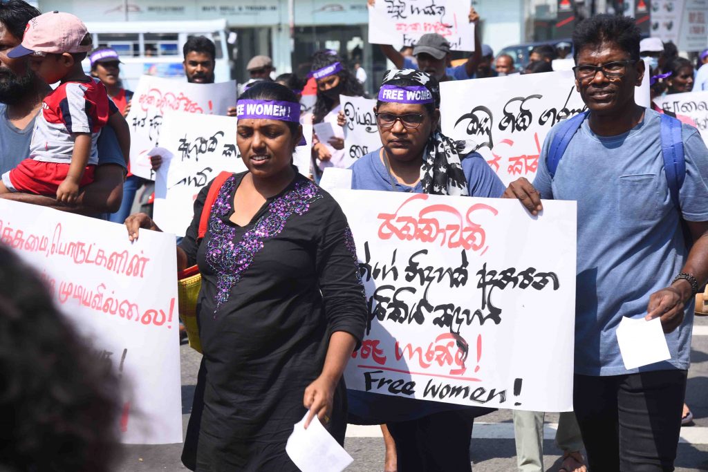 ක්රම වෙනසකට අලුත් පාරක් , නොනිමි අරගලයට කාන්තා බලයක් ක්රම වෙනසකට අලුත් පාරක් , නොනිමි අරගලයට කාන්තා බලයක්