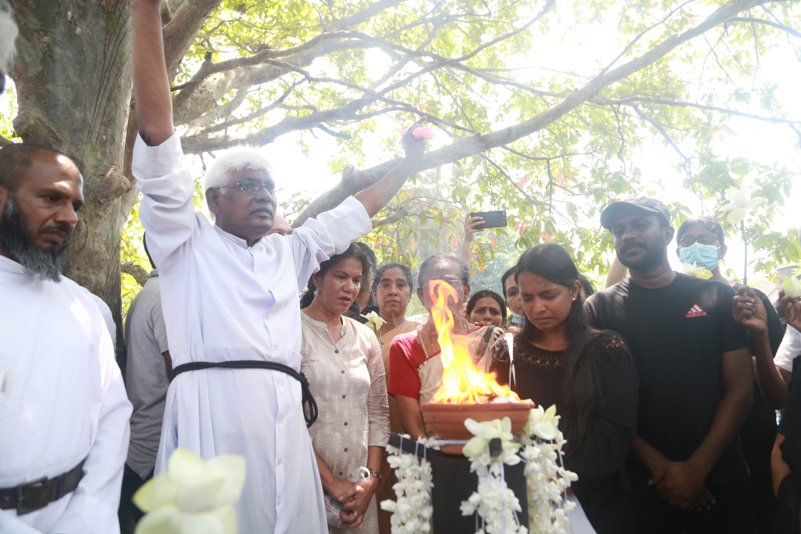මුල්ලිවයික්කාල් සැමරුමට සිංහල බෞද්ධ ස්වෝත්තමවාදී මැරයෝ හරස් වෙති මුල්ලිවයික්කාල් සැමරුමට සිංහල බෞද්ධ ස්වෝත්තමවාදී මැරයෝ හරස් වෙති