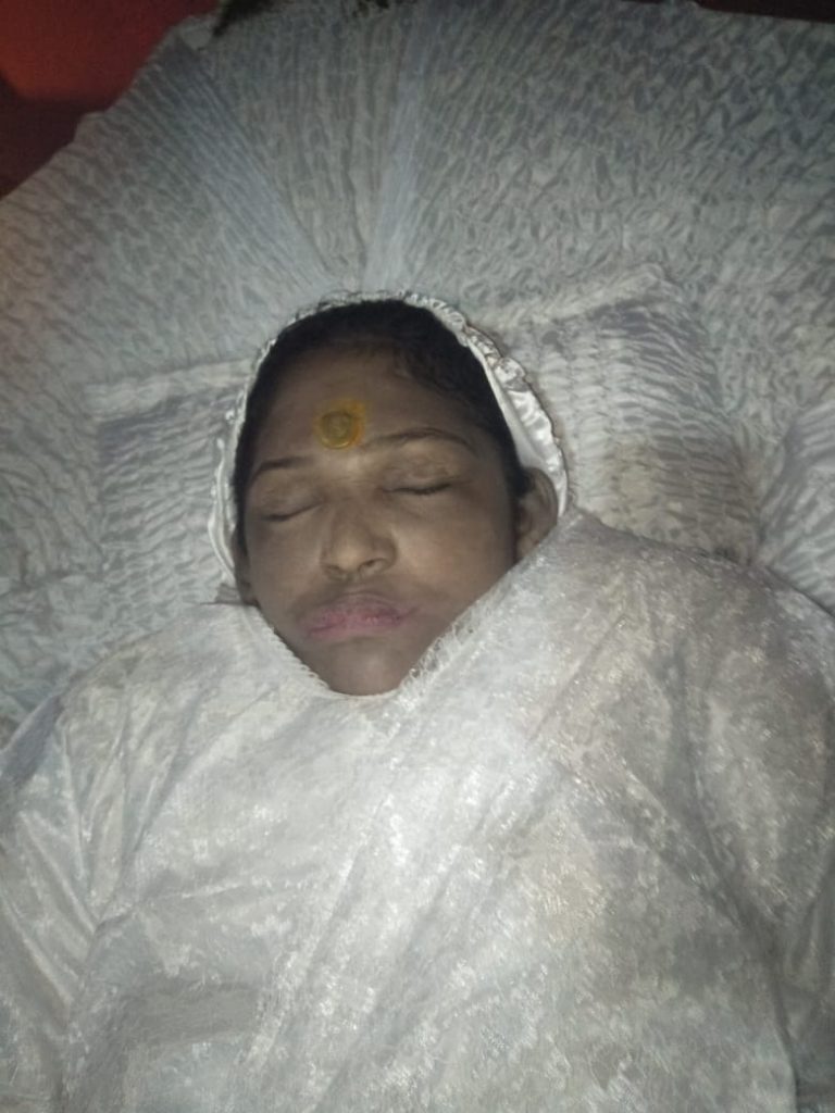 ධනපති ප්රජාතන්ත්රවාදයේ මළගම සංකේතවත් කරන ආර්. රාජ්කුමාරිගේ ඝාතනය ධනපති ප්රජාතන්ත්රවාදයේ මළගම සංකේතවත් කරන ආර්. රාජ්කුමාරිගේ ඝාතනය