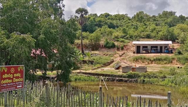 දෙමළ ජනයාගෙත් ආණ්ඩුවෙත් විරෝධය මැද බොරළුකන්ද විහාරය ඉදිකෙරේ දෙමළ ජනයාගෙත් ආණ්ඩුවෙත් විරෝධය මැද බොරළුකන්ද විහාරය ඉදිකෙරේ