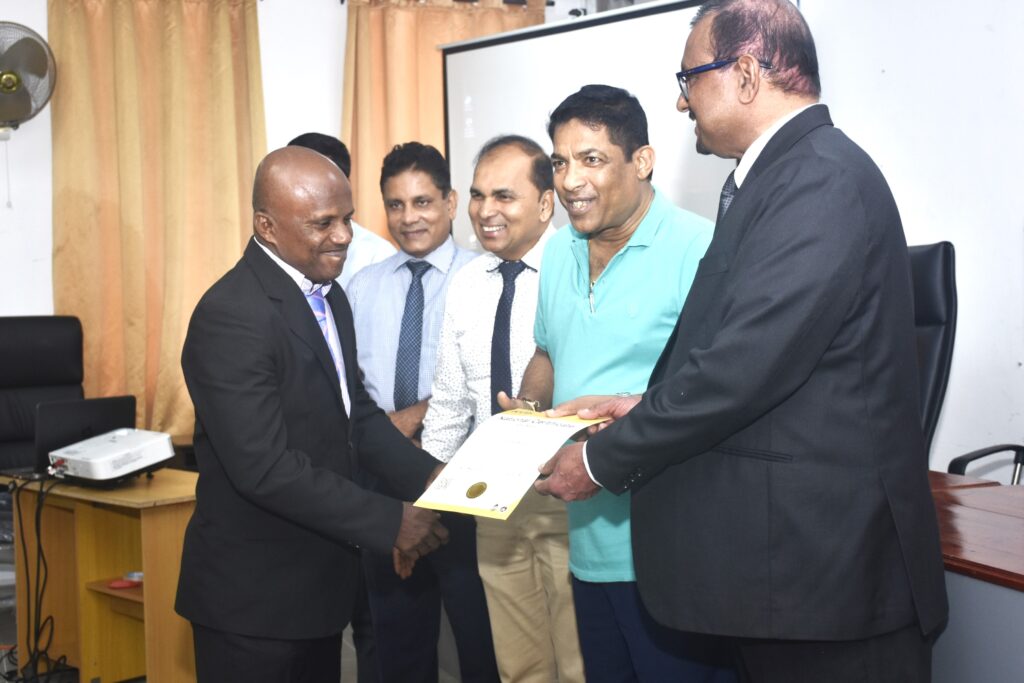 ක්රීඩා අමාත්යංශය යටතේ පුහුුුුනුව ලැබු සම්බාහන චිකිත්සකයන්ට NVQ සහතික පත්ර පිරිනමයි ක්රීඩා අමාත්යංශය යටතේ පුහුුුුනුව ලැබු සම්බාහන චිකිත්සකයන්ට NVQ සහතික පත්ර පිරිනමයි