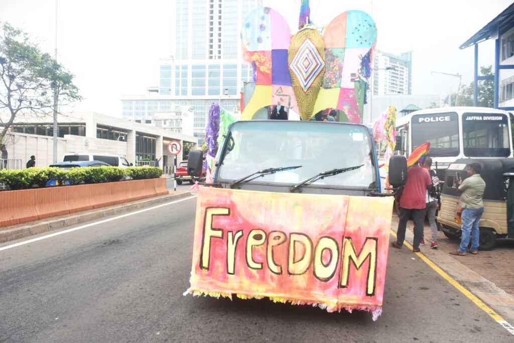 ලංකාවේ සමසිරි ප්රජාව වරණවත් පාගමනකින් ජාත්යන්තර දිනය සමරති ලංකාවේ සමසිරි ප්රජාව වරණවත් පාගමනකින් ජාත්යන්තර දිනය සමරති