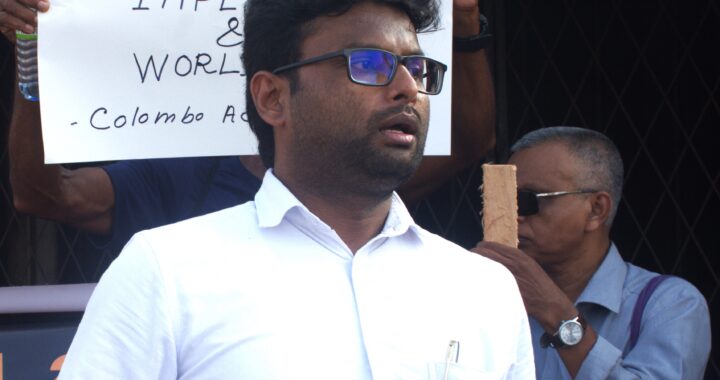 නීතිඥ සංජය ජයසේකර ඇතුලු ත්‍රිත්වයක් සසප වාම පාර්ශවයේ වෙබ් අඩවිය ඇතුලු මාධ්‍යය පැහැර ගෙන පලා යති.