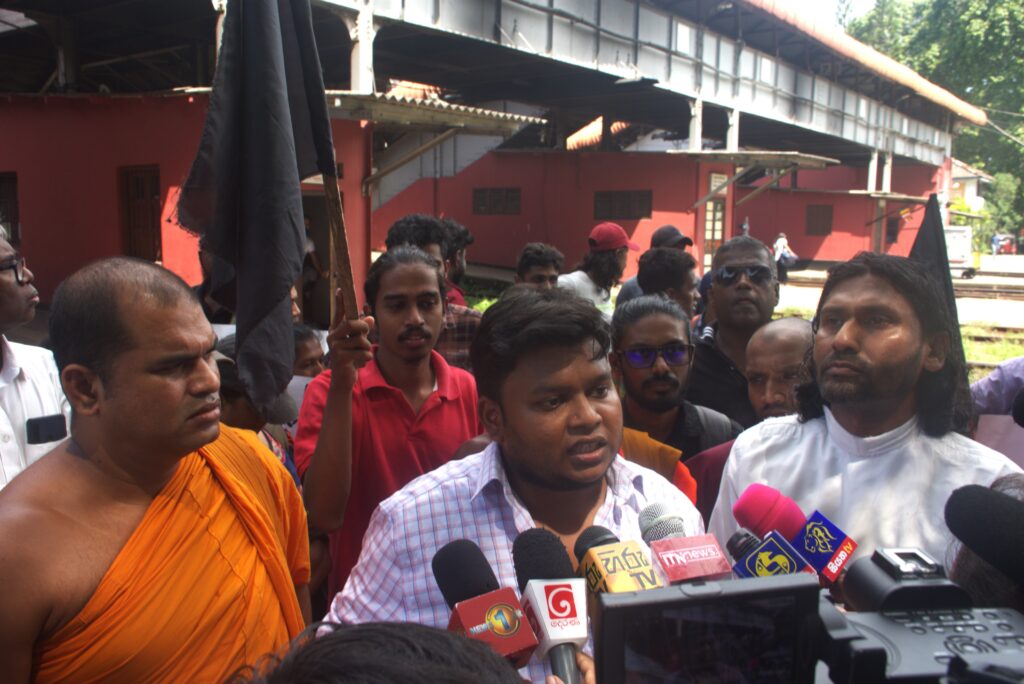 ගාලුමුවදොර අරගලයට වසර දෙකයි! ගාලුමුවදොර අරගලයට වසර දෙකයි!