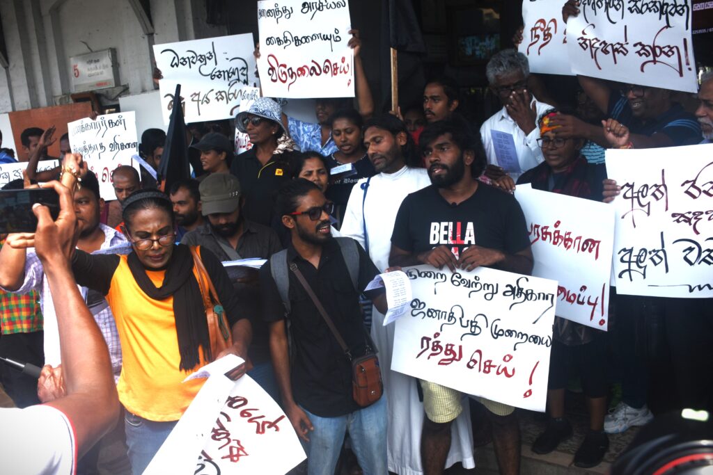 ගාලුමුවදොර අරගලයට වසර දෙකයි! ගාලුමුවදොර අරගලයට වසර දෙකයි!