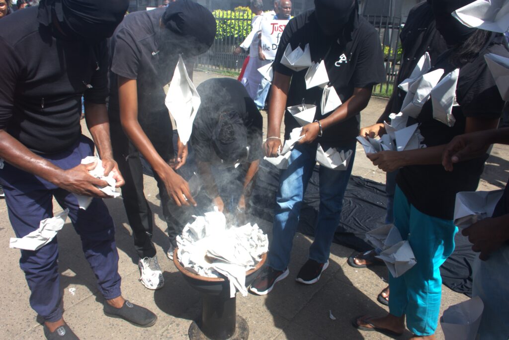 ගාලුමුවදොර අරගලයට වසර දෙකයි! ගාලුමුවදොර අරගලයට වසර දෙකයි!