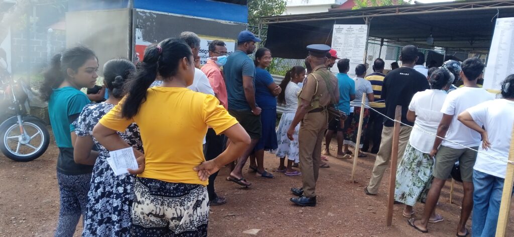 නමවන ජනාධිපතිවරයා තෝරා ගැනිමේ ජන්ද විසීම් ඇරඹේ නමවන ජනාධිපතිවරයා තෝරා ගැනිමේ ජන්ද විසීම් ඇරඹේ