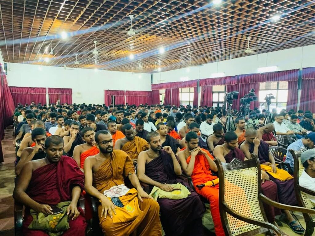 ජාජබ /ජවිපෙ අයවැය හදලා තියෙන්නේ ධනකුවේරයෙකු වන දුමින්ද හුලංගමුවලා බව ජාකමයේ දුමින්ද නාගමුව පවසයි ජාජබ /ජවිපෙ අයවැය හදලා තියෙන්නේ ධනකුවේරයෙකු වන දුමින්ද හුලංගමුවලා බව ජාකමයේ දුමින්ද නාගමුව පවසයි