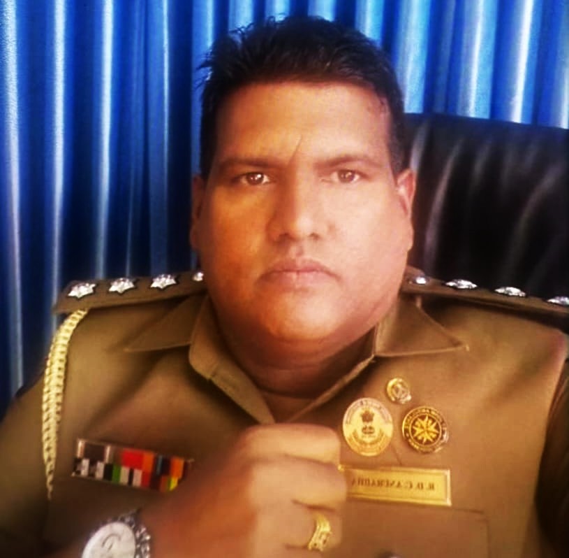 වැලිකඩ පොලිසිය සත්සර නිමෙිෂ්ට පහර දුන්නේ කොච්චි කවලාද? වැලිකඩ පොලිසිය සත්සර නිමෙිෂ්ට පහර දුන්නේ කොච්චි කවලාද?