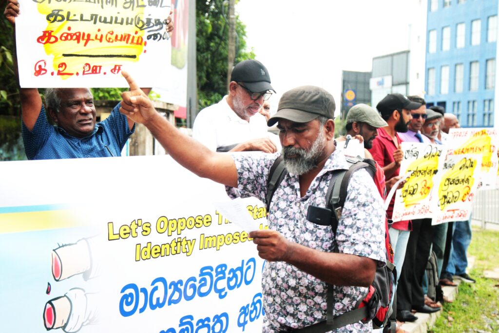 ඇමති නලින් ද ජයතිස්ස නංගි පෙන්නා අක්කා දෙන්න හදයි ඇමති නලින් ද ජයතිස්ස නංගි පෙන්නා අක්කා දෙන්න හදයි