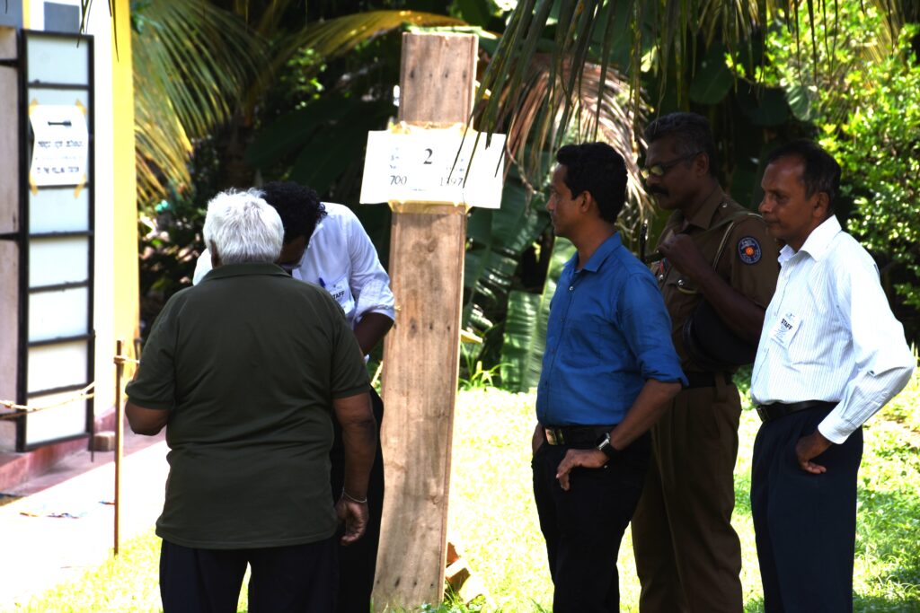 මහජනතාව අතර ජන්ද දැමීමේ උනන්දු අඩු වී ඇත මහජනතාව අතර ජන්ද දැමීමේ උනන්දු අඩු වී ඇත