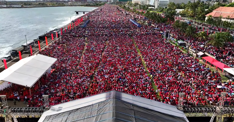 රතු මැයි දිනය - දම්,කොළ ,නිල් සහ කහ ධනපතියොත් සමරති