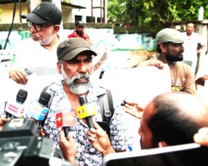 රජයේ මාධ්‍ය හැදුනුම්පත මාධ්‍යවේදින්ට අනිවාර්ය කිරීමට එරෙහිව මාධ්‍යවේදී විජේසුරිය ශ්‍රිලමාහිකොට යයි