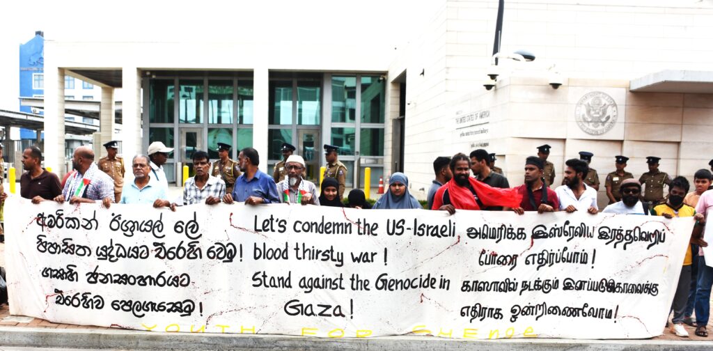එපා එපා -යුද්ධය එපා, ලෝකෙට තව - යුද්ධ එපා , ගසාවේ -සංහාරය ,නතර කරව් -යුද්ධය එපා