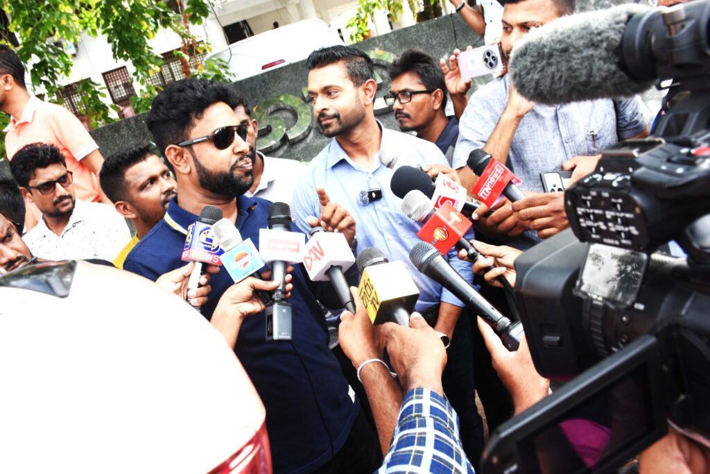ජාජබ /ජවිපෙ ආණ්ඩුවේ ප්‍රජාතන්ත්‍ර විරෝධී ගමන අරගලයකින් නොව කැරැල්ලකින් අවසන් විය හැකි බව යෞවනයෝ අනතුරු අගවති !