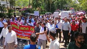 ව්‍යාජ වම්මු දක්ෂිණාංශය මර්දනය කිරීමේ මුවාවෙන් ආණ්ඩුවේ අත ශක්තිමත් කරයි !