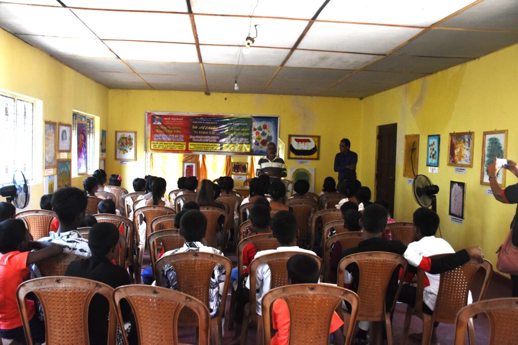 ජිවිතය හුදකලාව විදිය නොහැක ,ජිවිතය විදිය හැක්කේ සමාජයක් ලෙස - සරත් මද්දුමාගේ ජිවිතය හුදකලාව විදිය නොහැක ,ජිවිතය විදිය හැක්කේ සමාජයක් ලෙස - සරත් මද්දුමාගේ