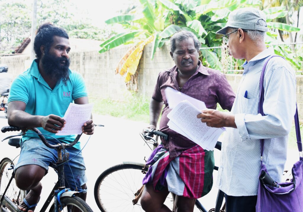 පැවති ධනපති ආණ්ඩු යටතේ මුහුණ දුන් ප්‍රශ්න එළසින්ම ජවිපෙ /ජාජබ ආණ්ඩුවට යටතේ ද මුහුණ දෙන බව ධීවරයෝ පවසති