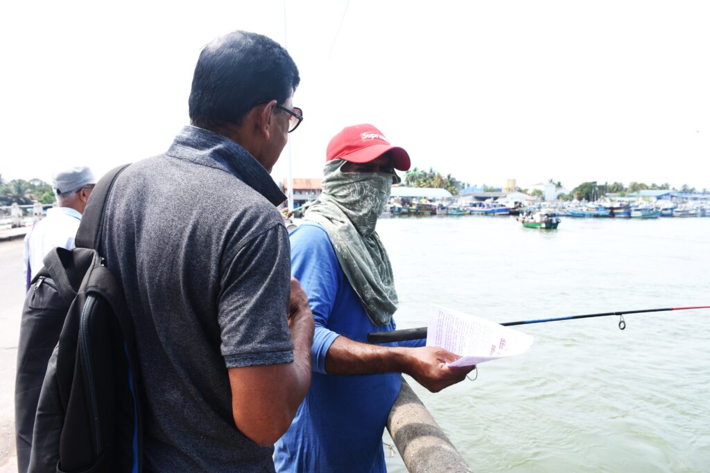 පැවති ධනපති ආණ්ඩු යටතේ මුහුණ දුන් ප්‍රශ්න එළසින්ම ජවිපෙ /ජාජබ ආණ්ඩුවට යටතේ ද මුහුණ දෙන බව ධීවරයෝ පවසති