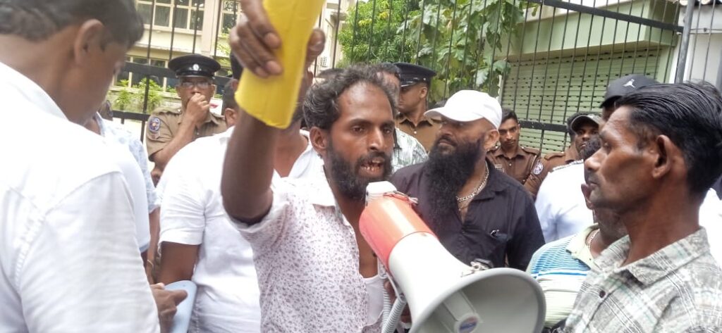 WhatsApp Image 2025-11-18 at 08.30.12