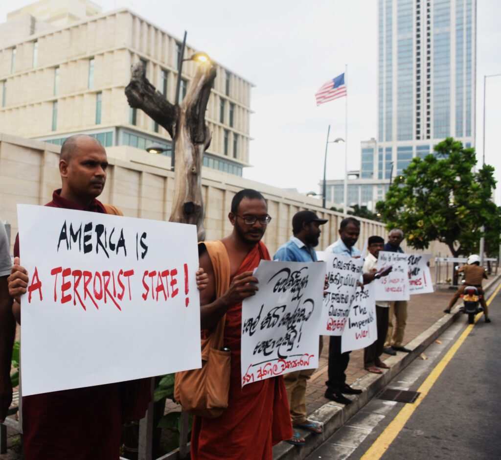 අධිරාජ්‍යවාදී යුද වියරුව පරදවමු !