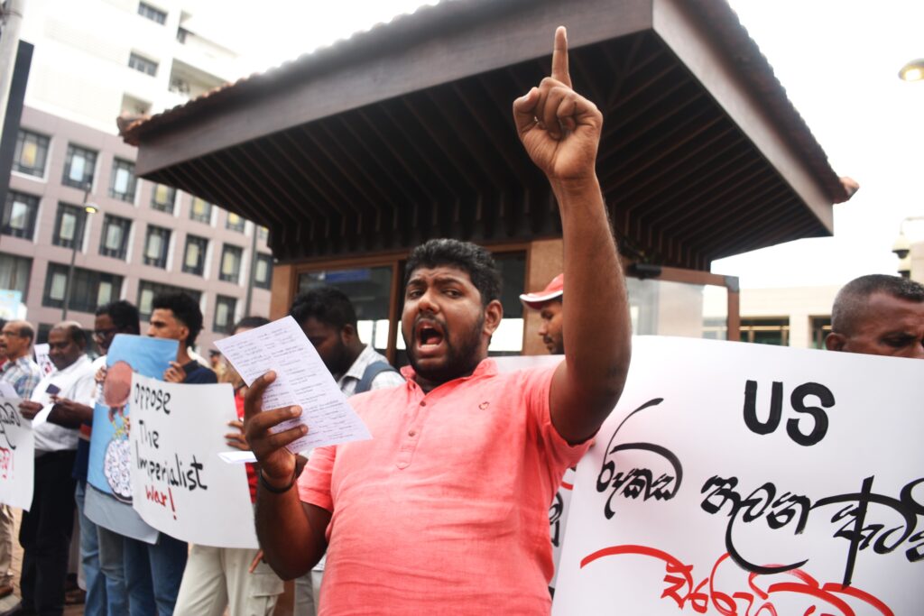 අධිරාජ්‍යවාදී යුද වියරුව පරදවමු !