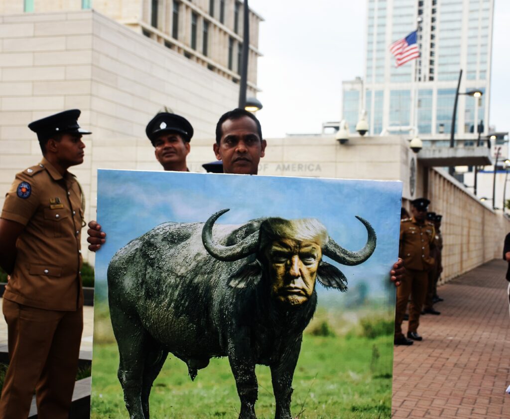 අධිරාජ්‍යවාදී යුද වියරුව පරදවමු !