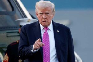 ගිවිසුමකට එළඹෙන තුරු හෝමුස්  අවහිරයි – ඩොනල් ට්‍රම්ප් යළිත් අනතුරු අගවයි!