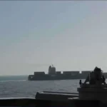 හෝමුස් සමුද්‍ර සන්දිය හරහා ගමන් කළ ඉරාන භාණ්ඩ වැවකට ඇමරිකාව පහර දෙයි.