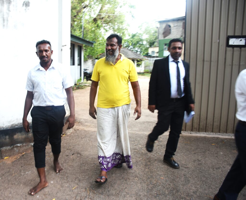 සියලුම අරගලකරුවන් කොන්දේසී විරහිතව නිදහස් කරනු !
