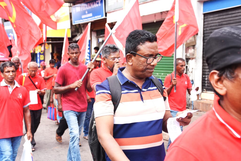 අධිරාජවාදී මිලේච්ජත්වයට නැටවෙන ආණ්ඩුවට එරෙහිව වැඩ කරන ජනතා බලයක් ගොඩ නගමු!
