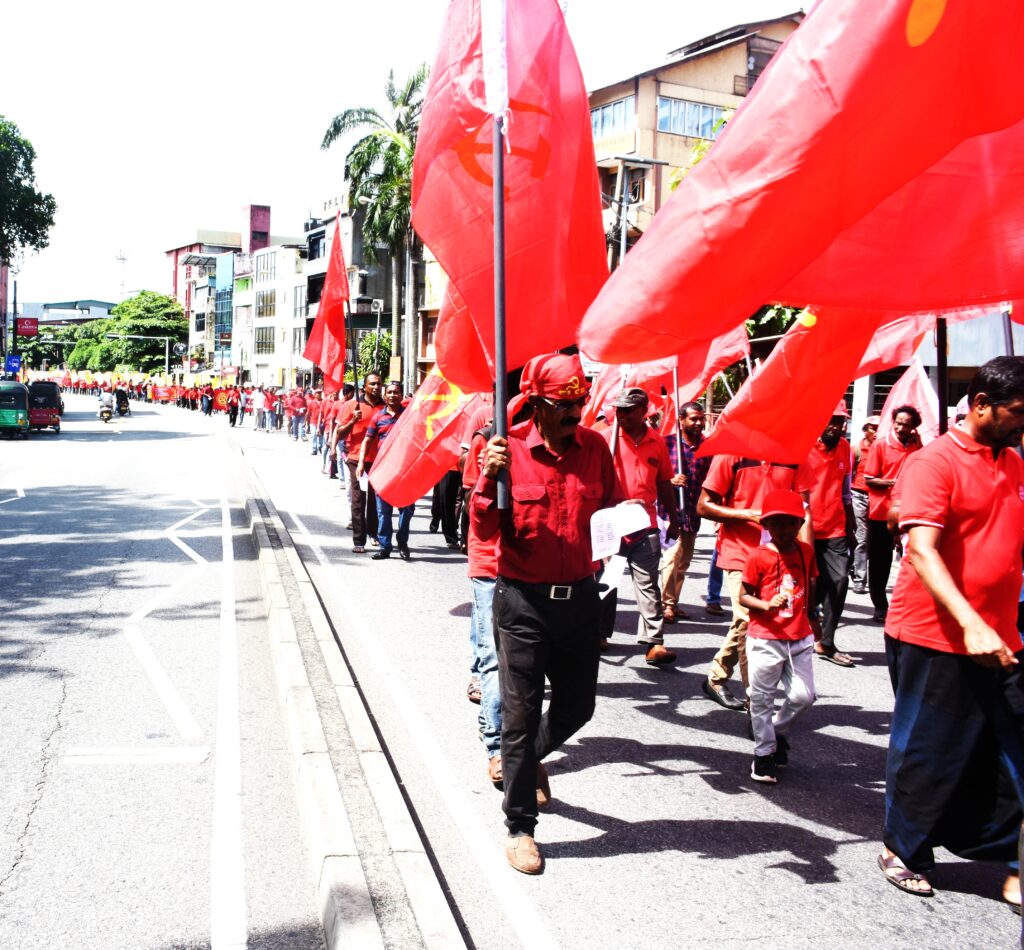 අධිරාජවාදී මිලේච්ජත්වයට නැටවෙන ආණ්ඩුවට එරෙහිව වැඩ කරන ජනතා බලයක් ගොඩ නගමු!