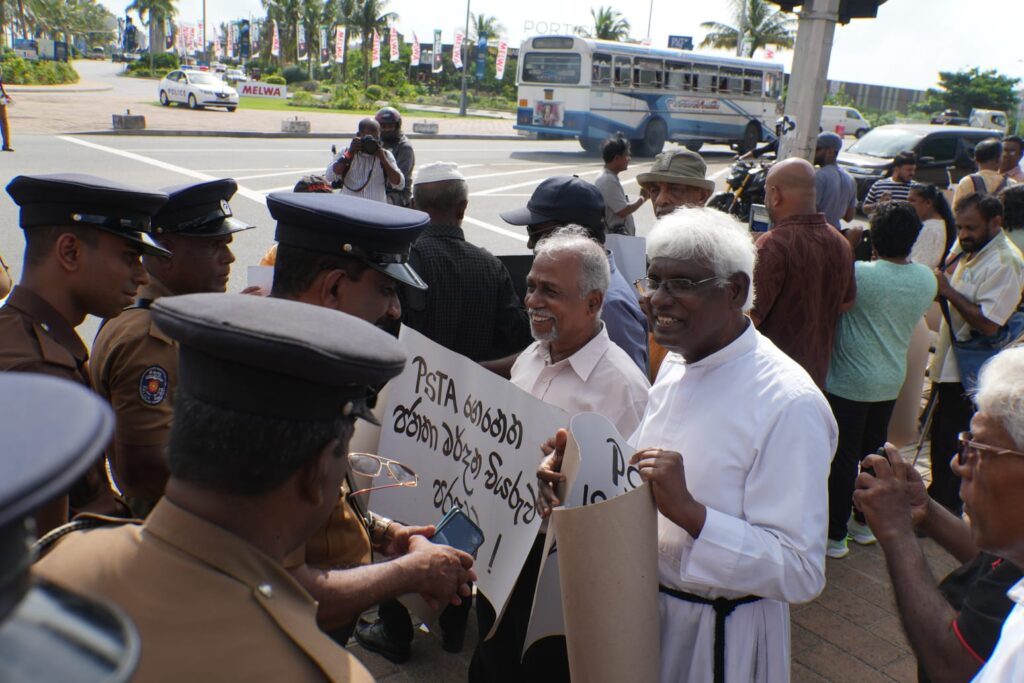 ත්‍රස්ත පනත වහා අහෝසී කරනු! සංගීත්සන් ගනේෂ්කුමාර් නිදහස් කරනු!