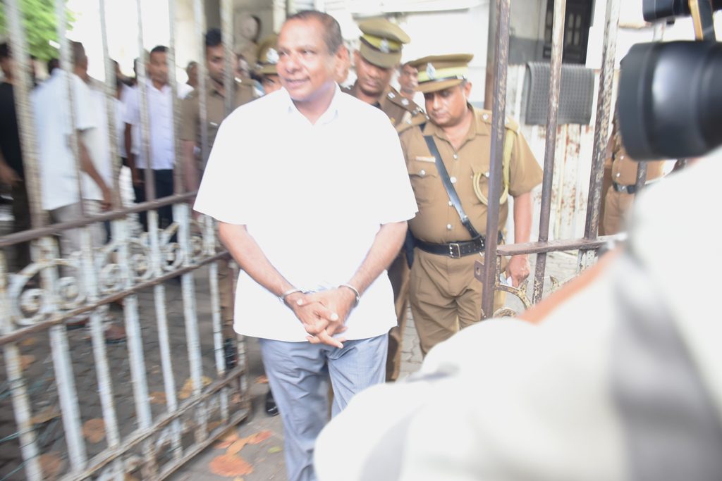 හිටපු අමාත්‍ය ප්‍රියංකර ජයරත්නව බරපතළ වැඩ සහිත වසර 07 කට සිර දඬුවම් නියම කරයි