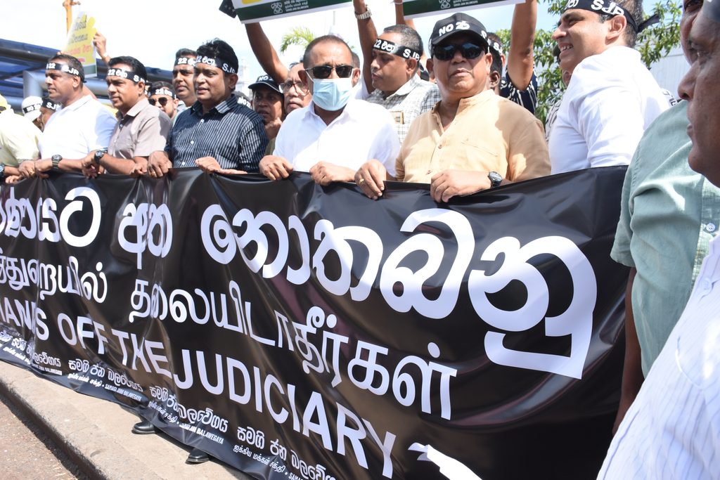 අධිකරණයට අත තියලා දිනපු එකෙක් නෑ ඉඳලා අධිකරණයට අත තියලා දිනපු එකෙක් නෑ ඉඳලා