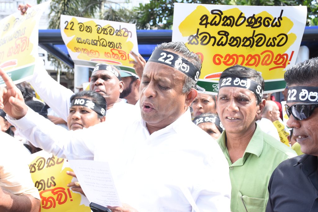 අධිකරණයට අත තියලා දිනපු එකෙක් නෑ ඉඳලා අධිකරණයට අත තියලා දිනපු එකෙක් නෑ ඉඳලා