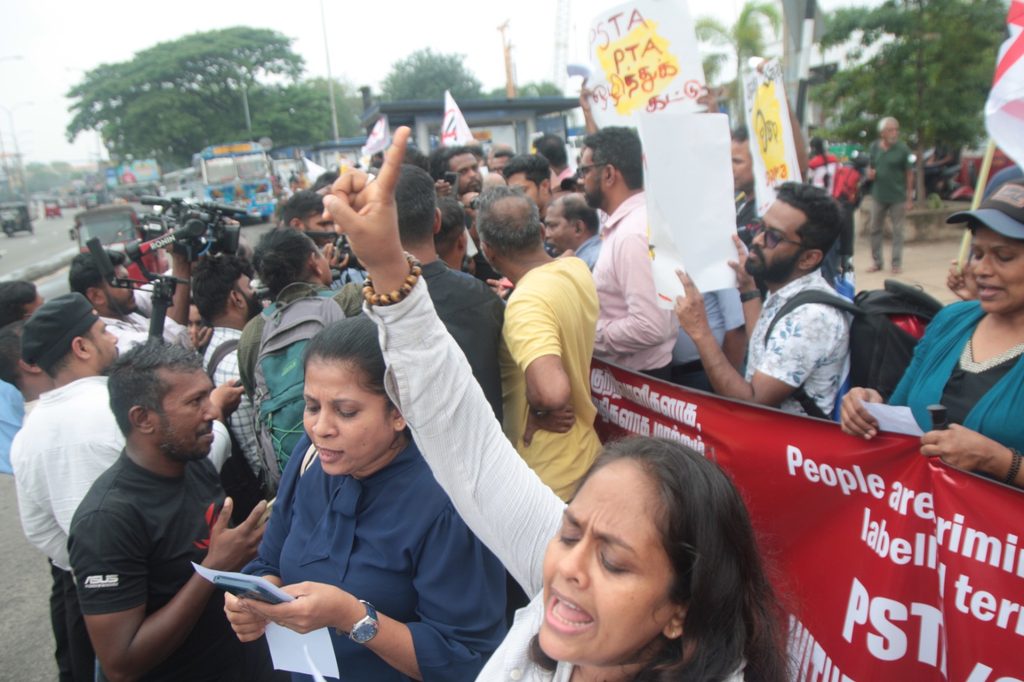 අසුඅටේ - ත්‍රස්ත(PTA) පනතෙන් -තඩි බෑවා -මතක -නැද්ද?